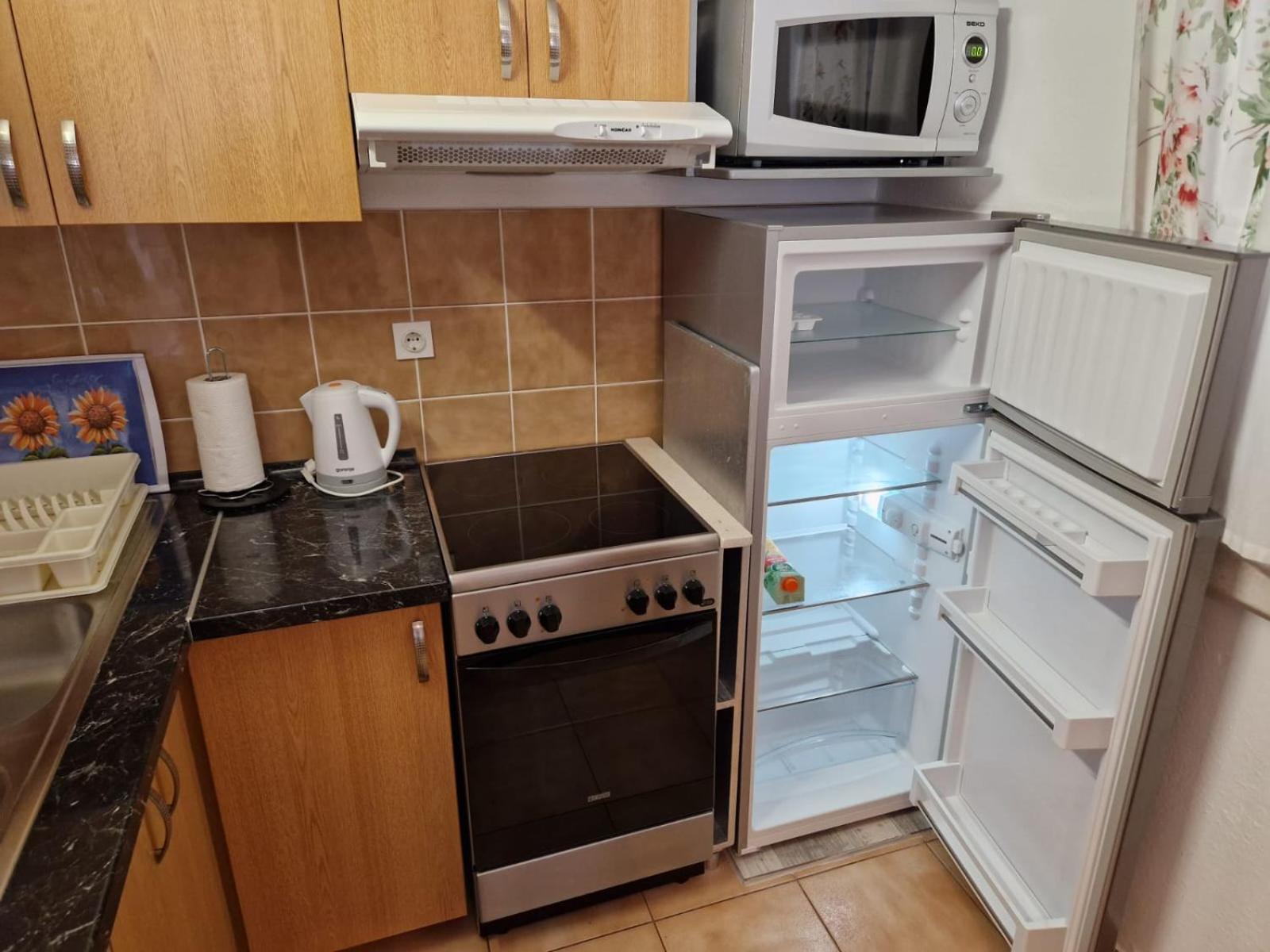 Studio Apartment Riva Сумартин Екстериор снимка