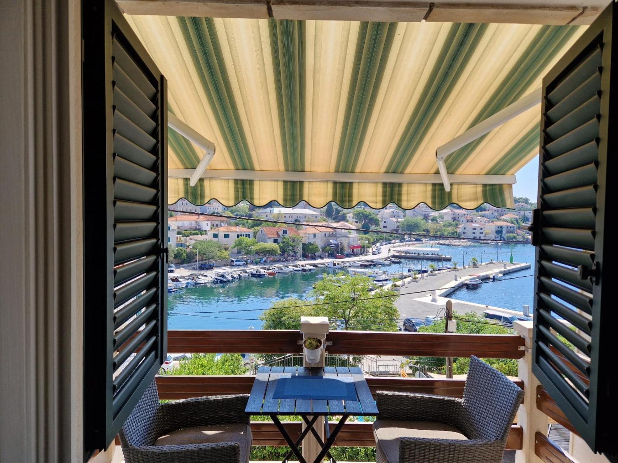 Studio Apartment Riva Сумартин Екстериор снимка