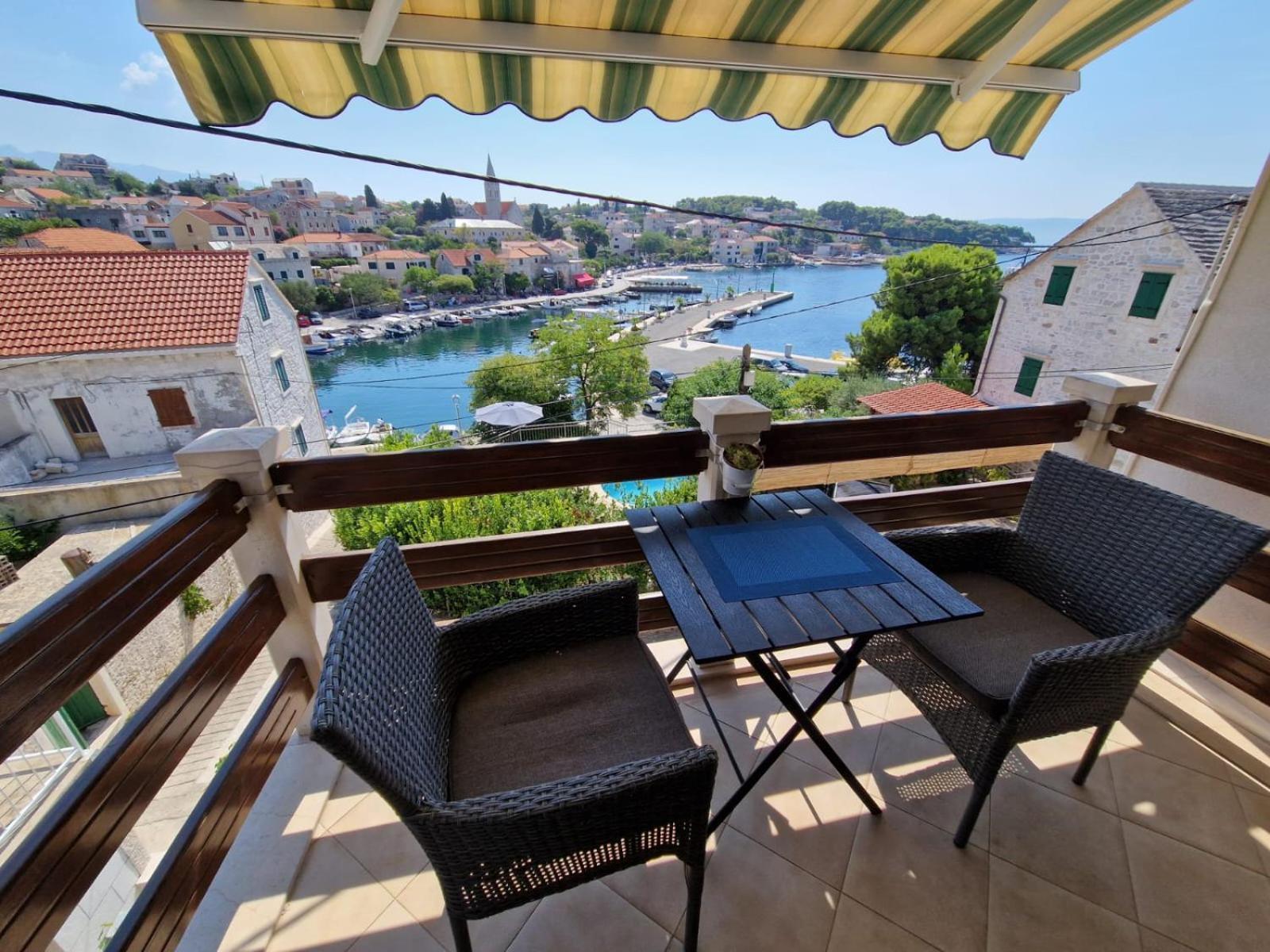 Studio Apartment Riva Сумартин Екстериор снимка