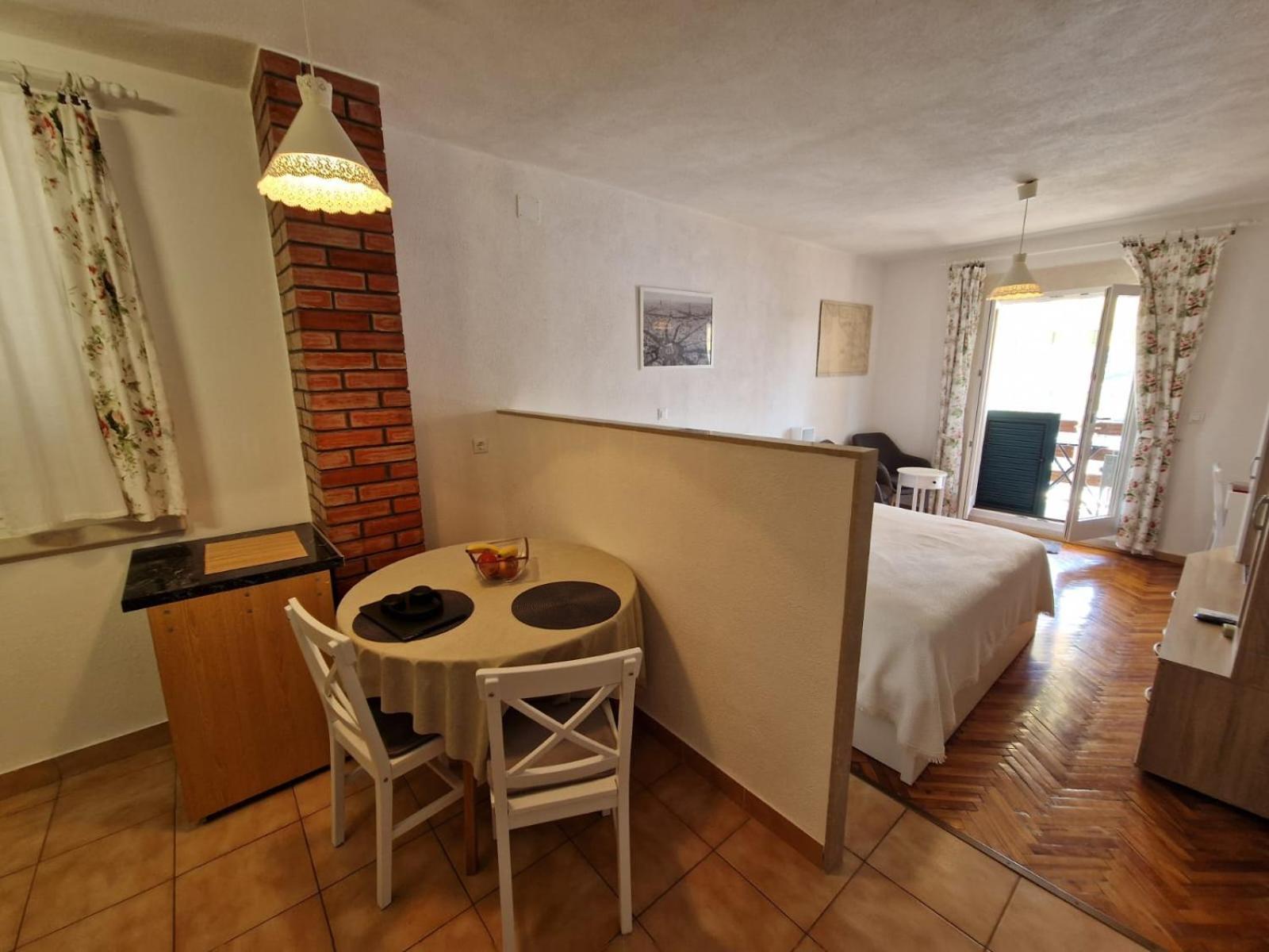 Studio Apartment Riva Сумартин Екстериор снимка